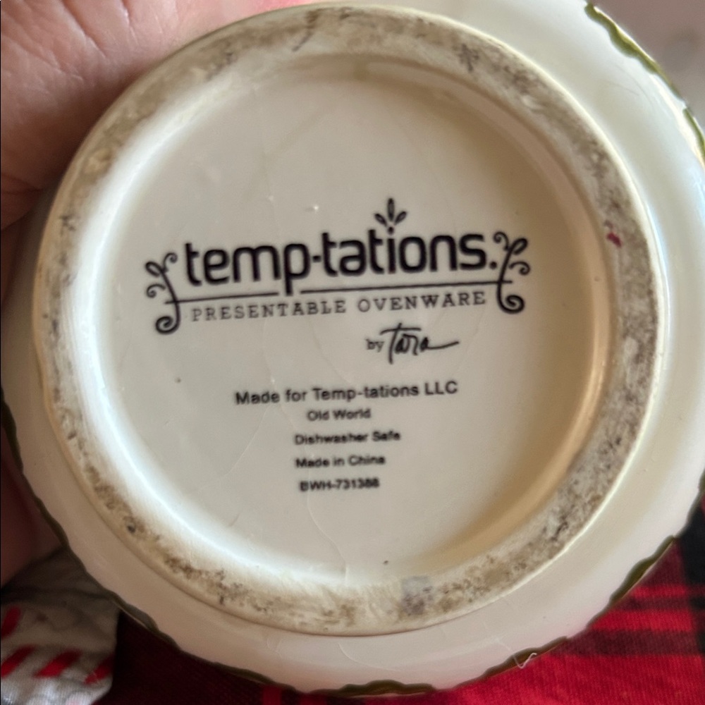 Temptations Green and Cream Measuring Cups - Picture 7 of 15